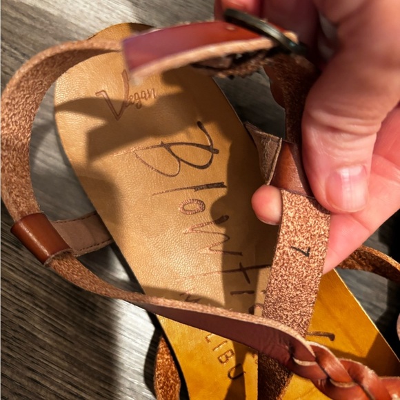 Blowfish Women's Tan Strappy Sandals summer neutral minimalist boho size 7 - Picture 3 of 10